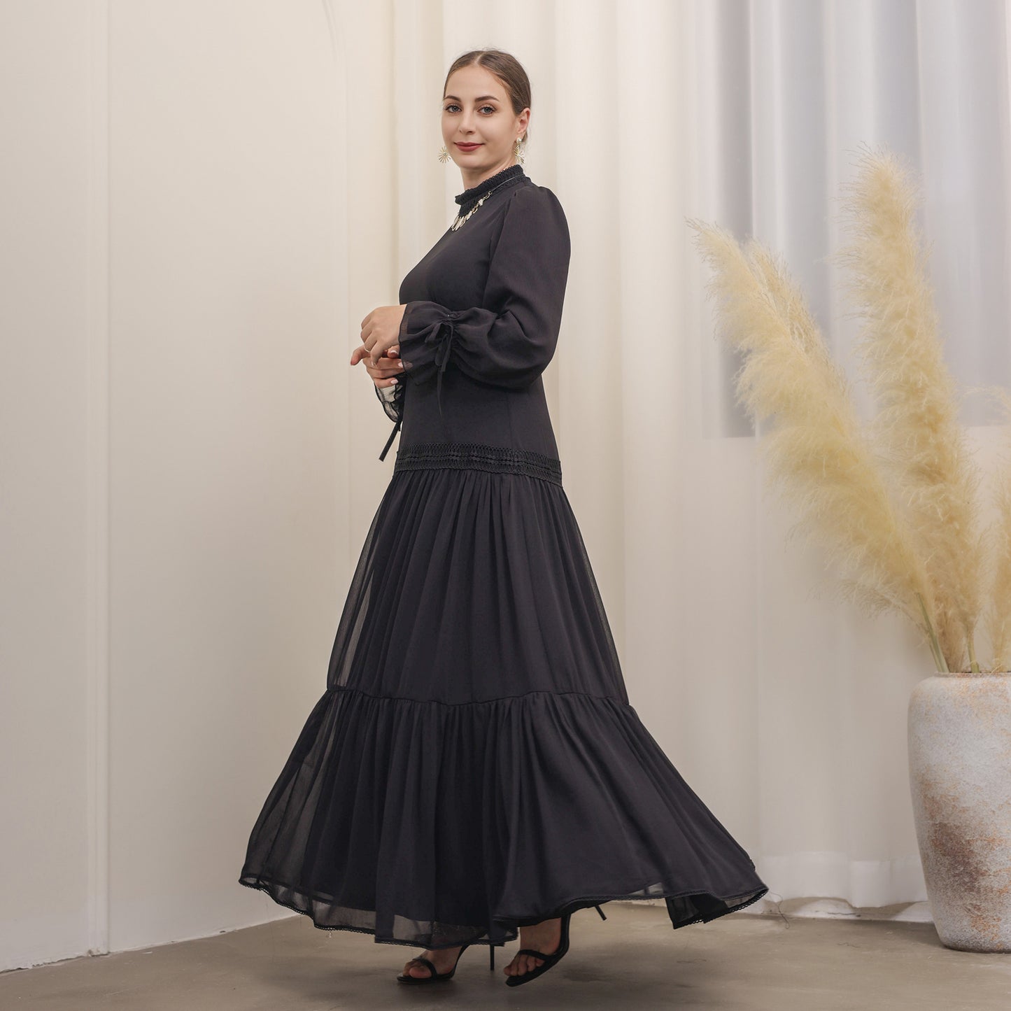 Exquisite Lace Long Dress – Middle Eastern Style Elegant Evening Gown