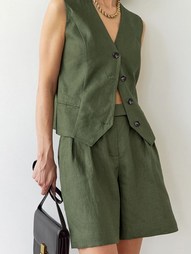 Women’s Casual V-Neck Vest & Shorts Set – Stylish Summer Outfit