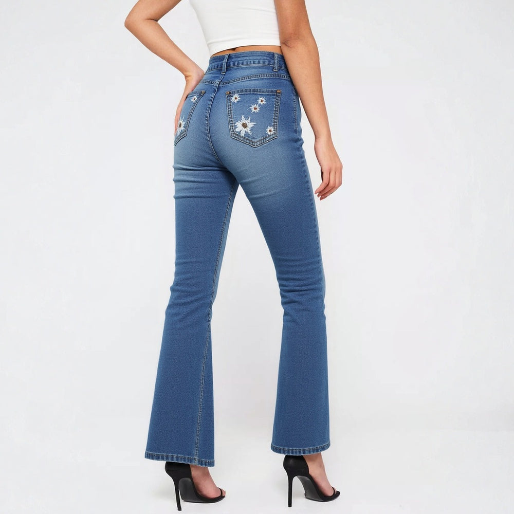 Women’s High-Waist Wide-Leg Jeans – Retro Y2K Star Patch Light-Wash Denim, Full-Length for All Seasons